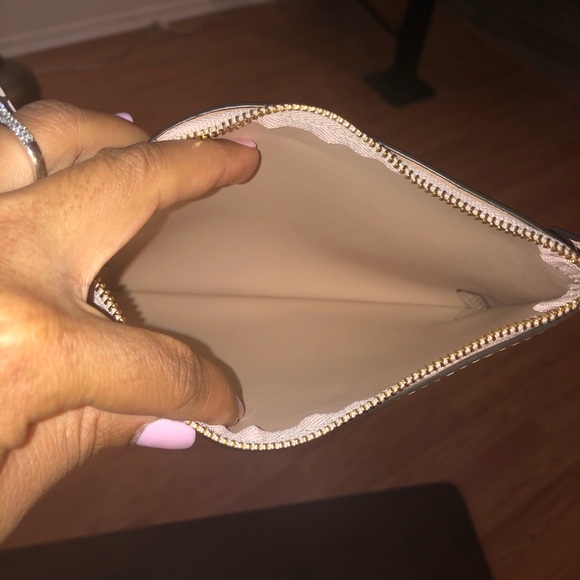 Tory Burch Block T Leather Tote - Picture 6 of 8